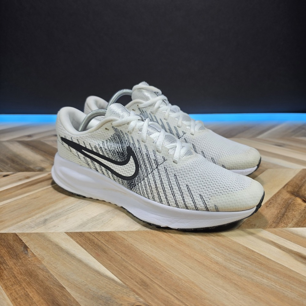 Nike Run Defy Men's 9 White Black Running Shoes Sneakers HM9594-102 Mesh